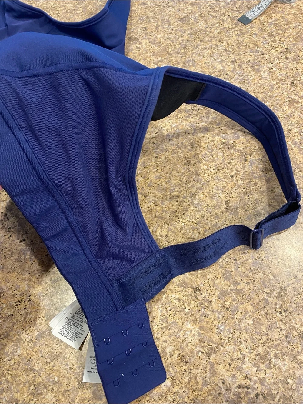 Brooks Sports Bra 34DD Style 350089 MUSTY SMELL
